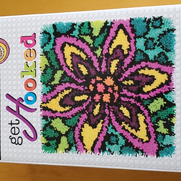 Get hooked latch hook kit with tool - Picture 1 of 7